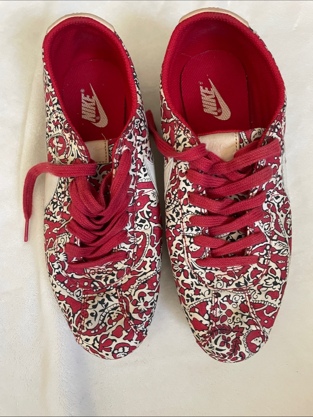 Vintage Nike Shoes Release Yr 2011 Rare Exclusive